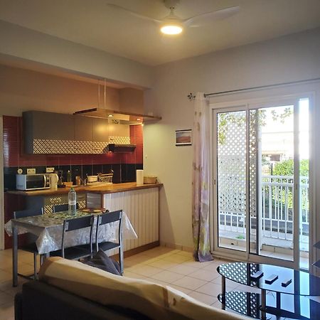 T2 Au Rez De Chaussee, Parking Prive Et Wifi Haut Debit Le Tampon Exterior photo
